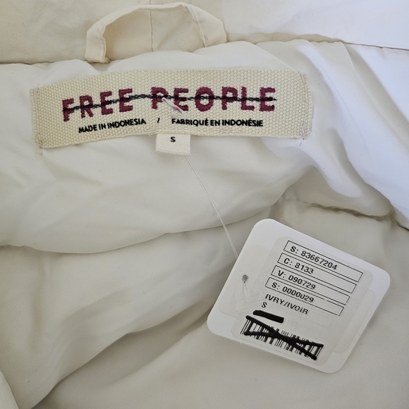 Free People Women's Cozy Cloud Puffer Jacket Ivory Size Small - Picture 11 of 11